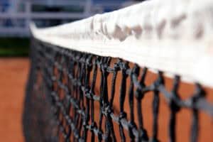 Nettede tennisbaner ved Hvalsø Tennisklub i smuk naturskønne omgivelser.